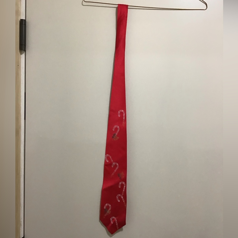 NWOT Christmas Tie in Red, White Green